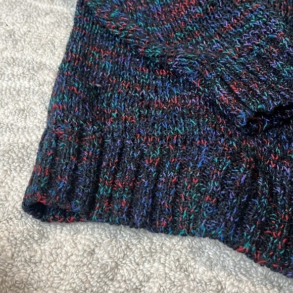 VINTAGE Woman’s Knit Sweater Size Medium - Picture 2 of 4